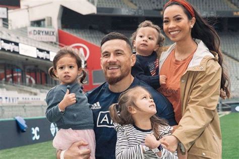 does sonny bill williams have a wife